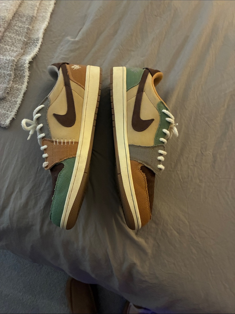 Jordan 1 Low Zion - Picture 2 of 4